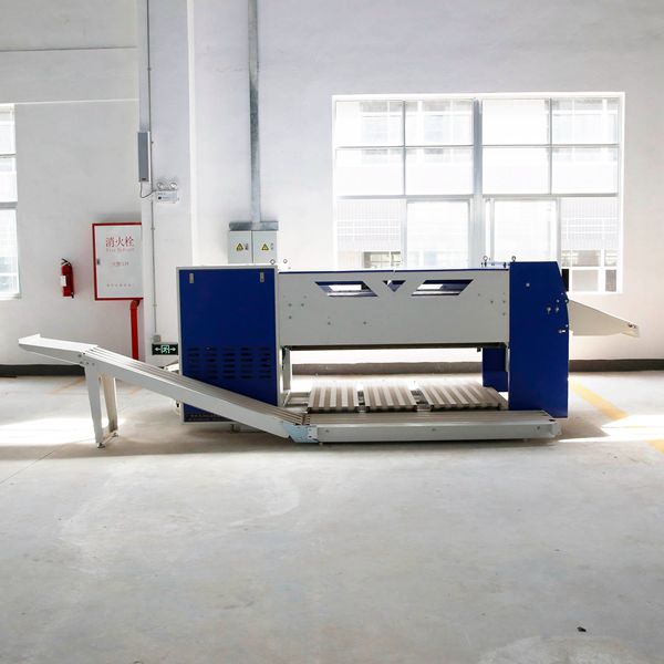 
		毛巾折疊機(jī)
	(圖1)