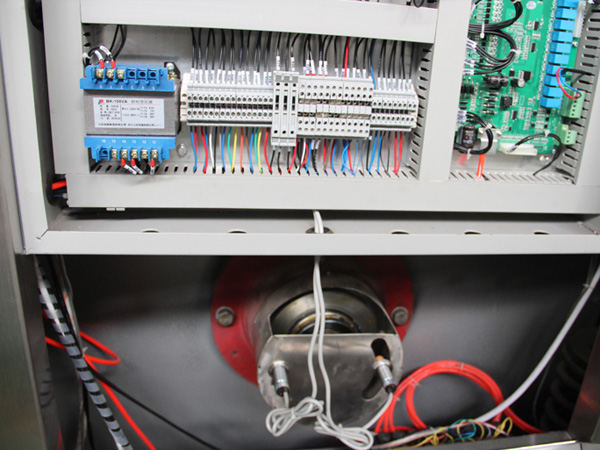 
		全自動(dòng)衛(wèi)生隔離式洗脫機(jī)
	(圖4)