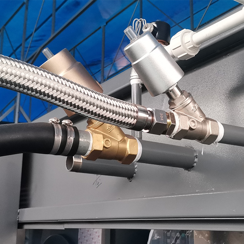 
		XGQ-100大型洗衣機(jī),讓洗衣變得更便捷
		(圖6)