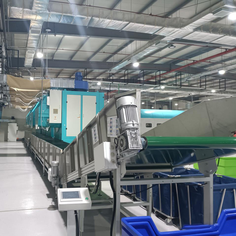 
		隧道式洗衣龍在行業(yè)中的應(yīng)用
		